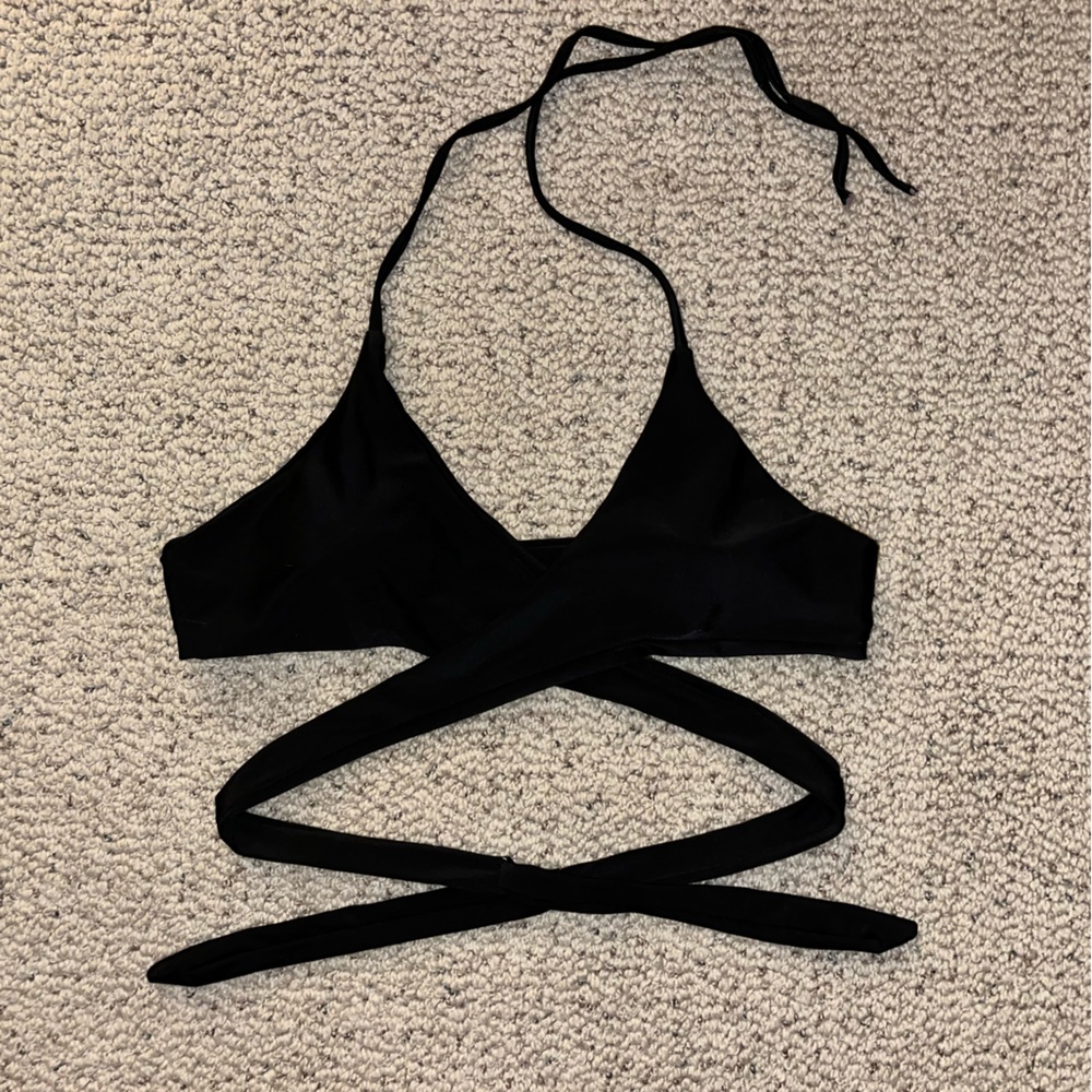 L black bikini top
